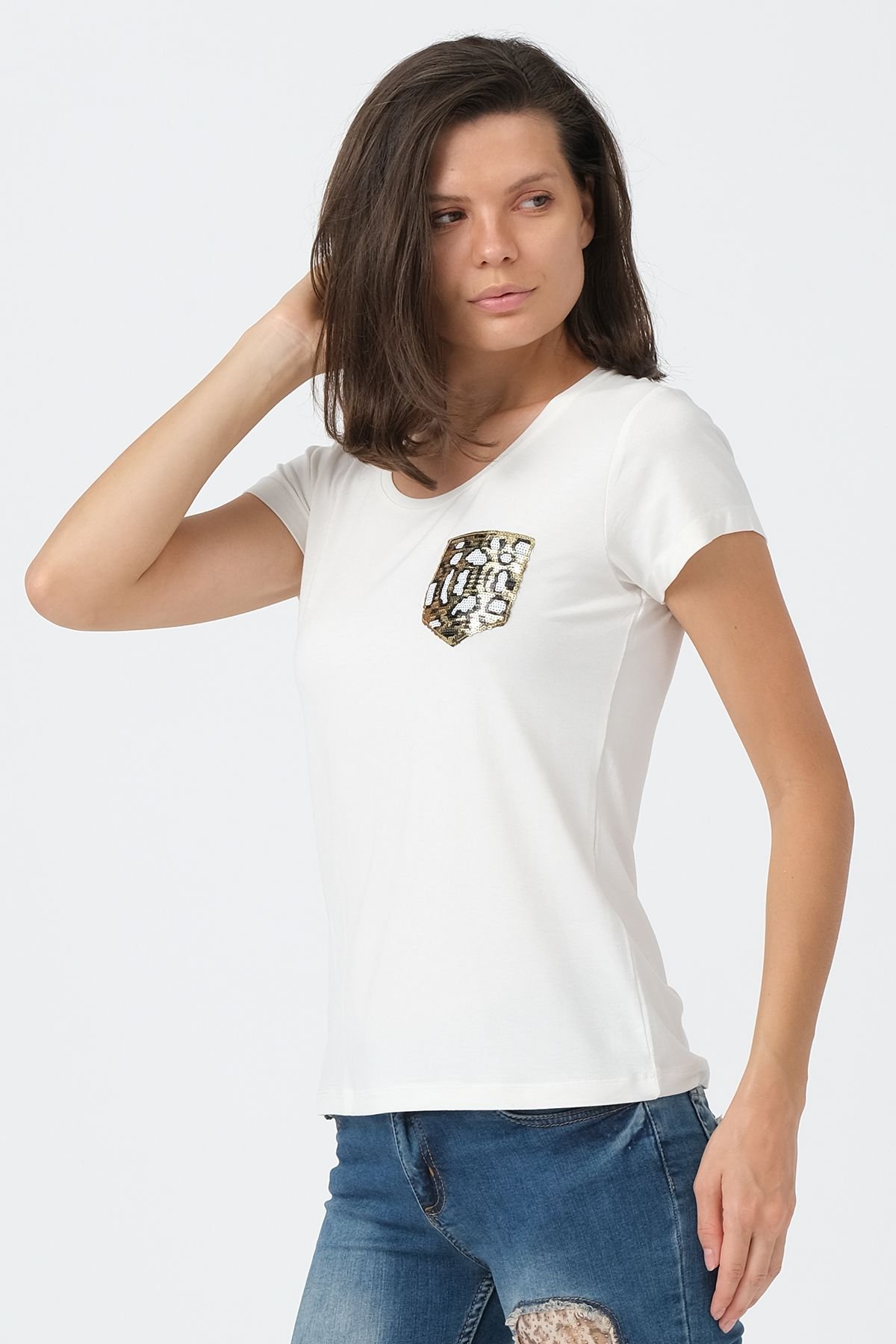 Ekru Viskon Bisiklet Yaka Pul-Payet Cep Detaylı T-shirt  ND-2004