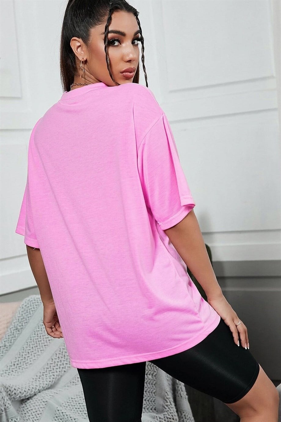 Kadın Pembe Yüz Surat Detaylı Oversize T-Shirt - K2194