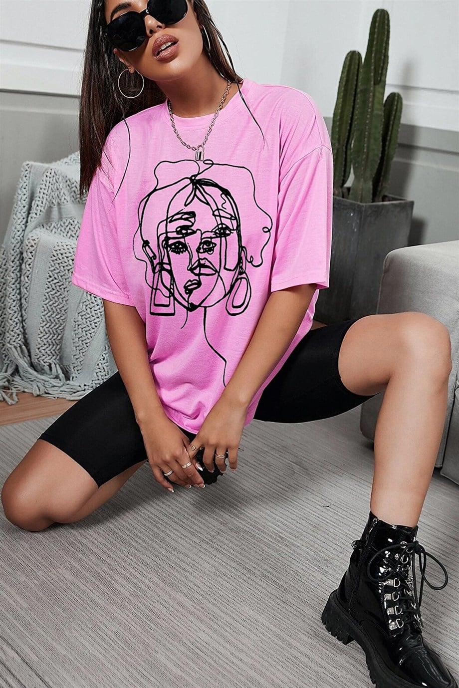 Kadın Pembe Yüz Surat Detaylı Oversize T-Shirt - K2194