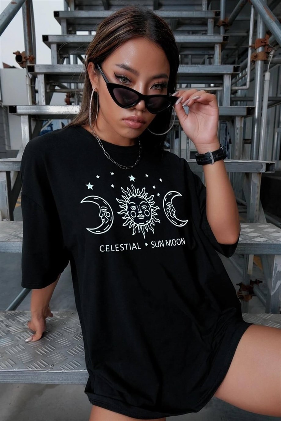 Kadın Siyah Oversize Celestial Sun Moon Baskılı T-Shirt - K2113