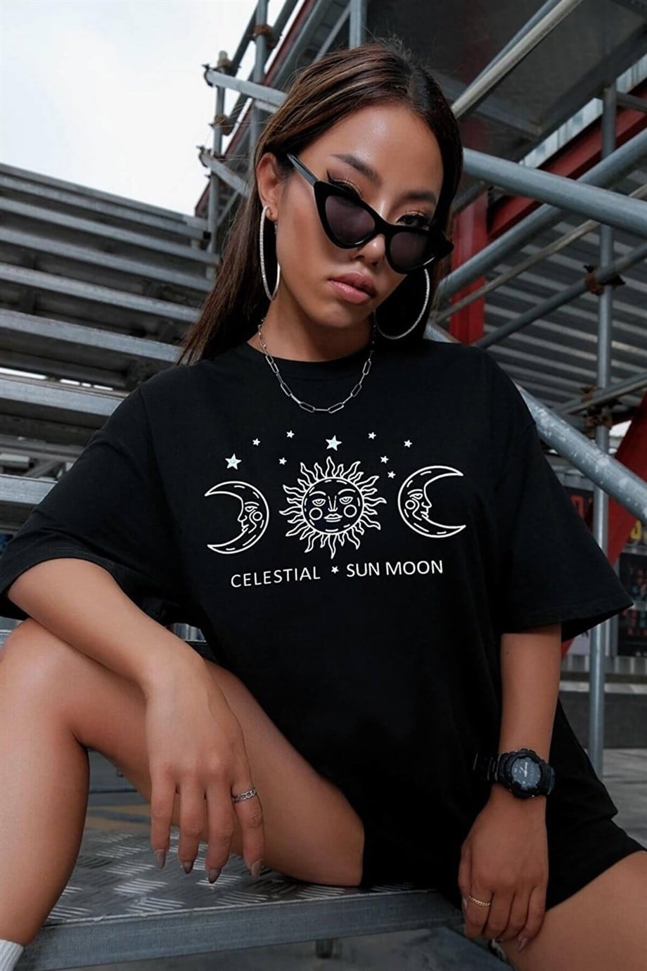 Kadın Siyah Oversize Celestial Sun Moon Baskılı T-Shirt - K2113