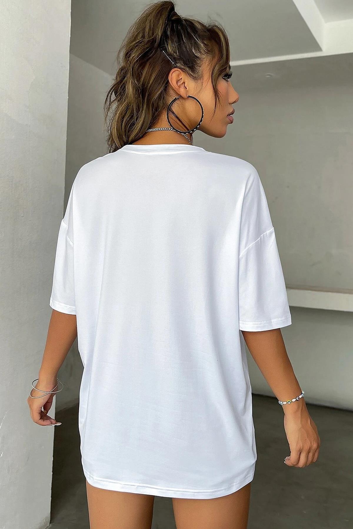 Optimistic Beyaz Oversize Salas Boyfriend Kadın T-Shirt