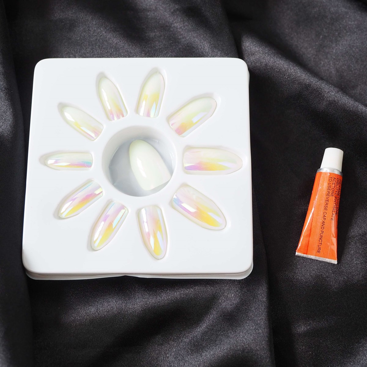 12'li Metalik Takma Tırnak Seti Beyaz Hologram