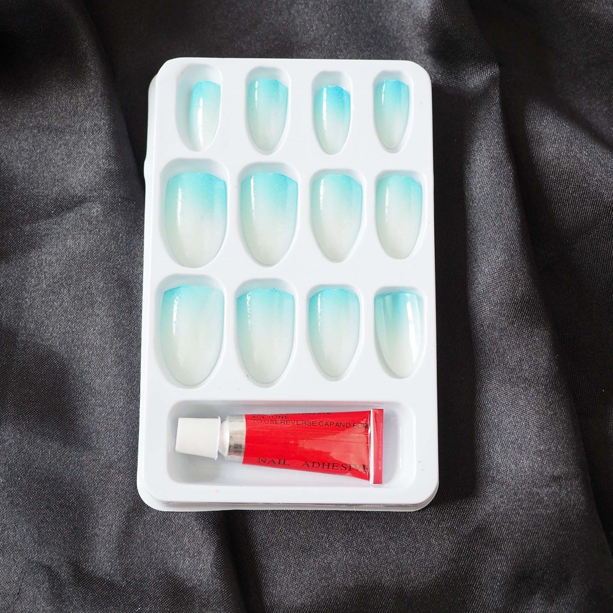 12'li Takma Tırnak Seti Beyaz Mavi Geeçiş Renkli