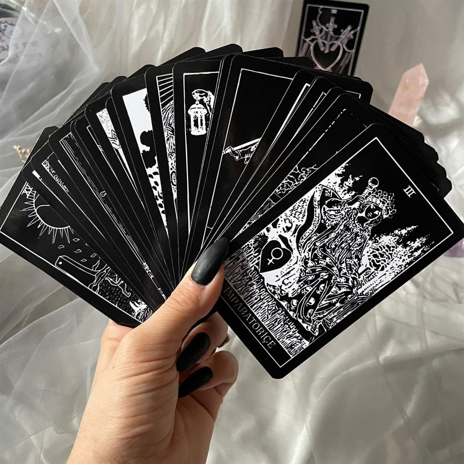 78 Kartlı Regin Black & White Tarot Destesi 