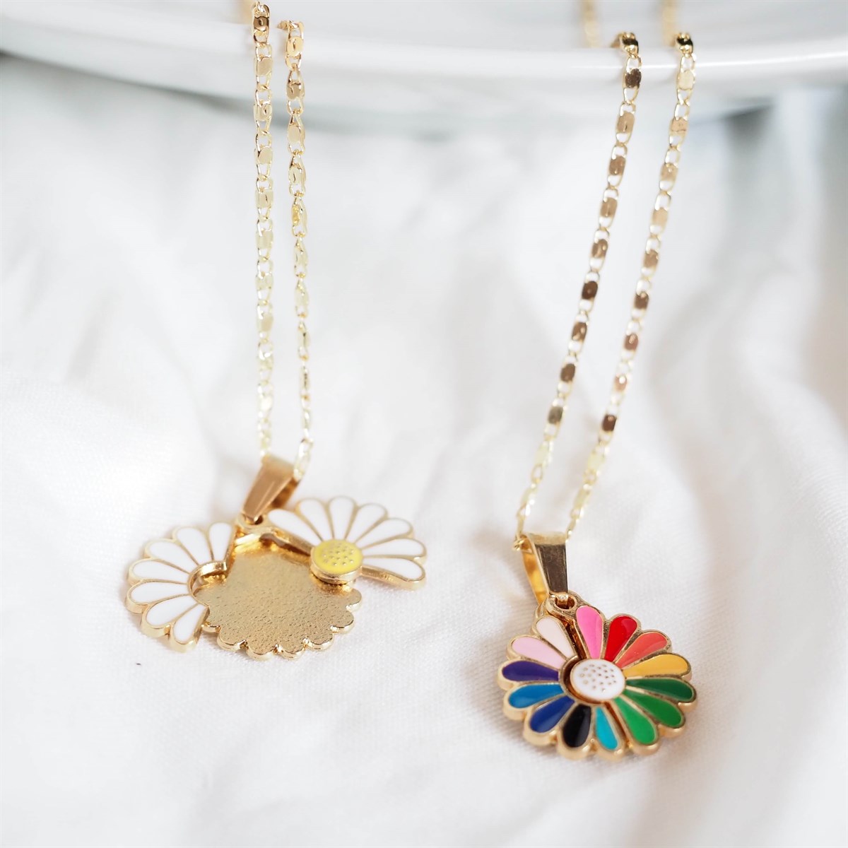 Açılan Papatya Kolye Seçenekleri