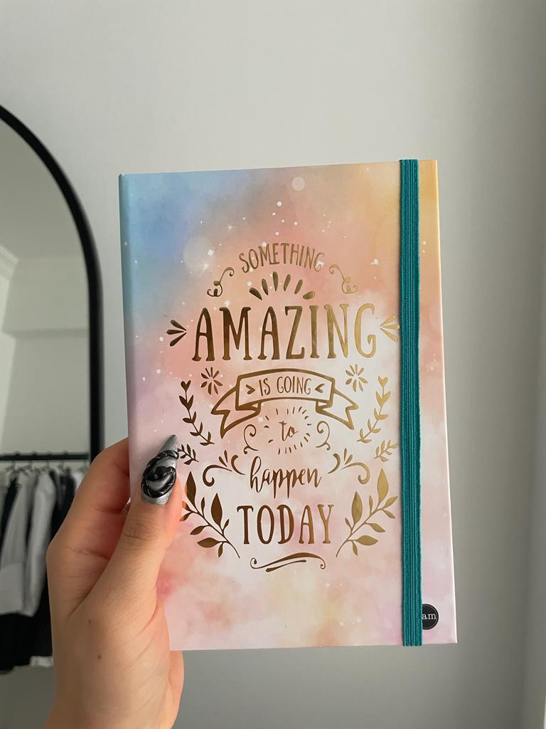 Amazing Lastikli Sert Kapak Defter