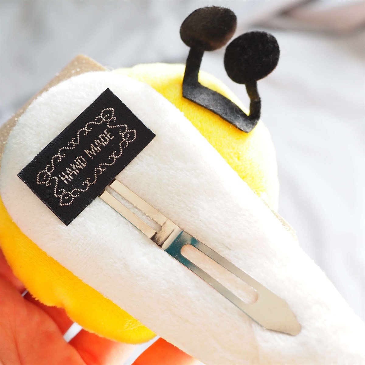 Arı Dev Çıtçıt Toka