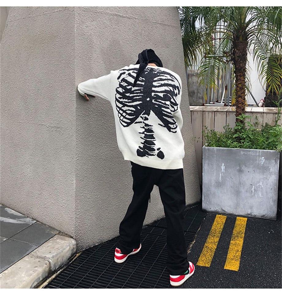 Beyaz İskelet Oversize Kazak
