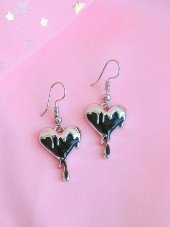 Black Crystal Heart Melting İthal Küpe