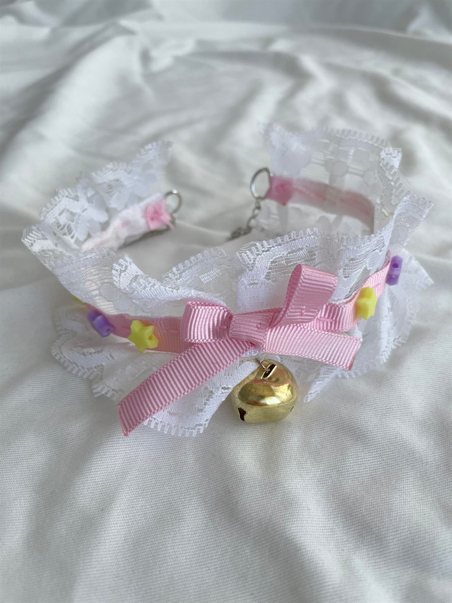 Çanlı Beyaz Dantelli Choker Kolye