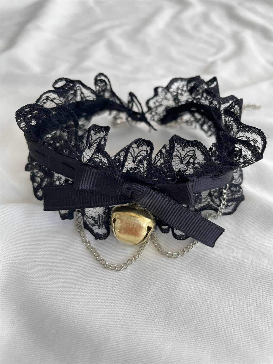Çanlı Siyah Dantelli Choker Kolye