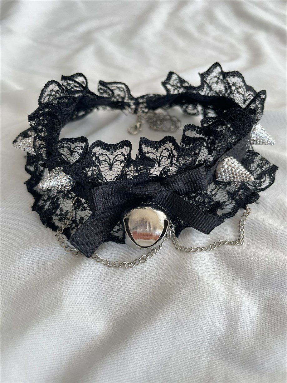 Çanlı Siyah Dikenli Choker Kolye