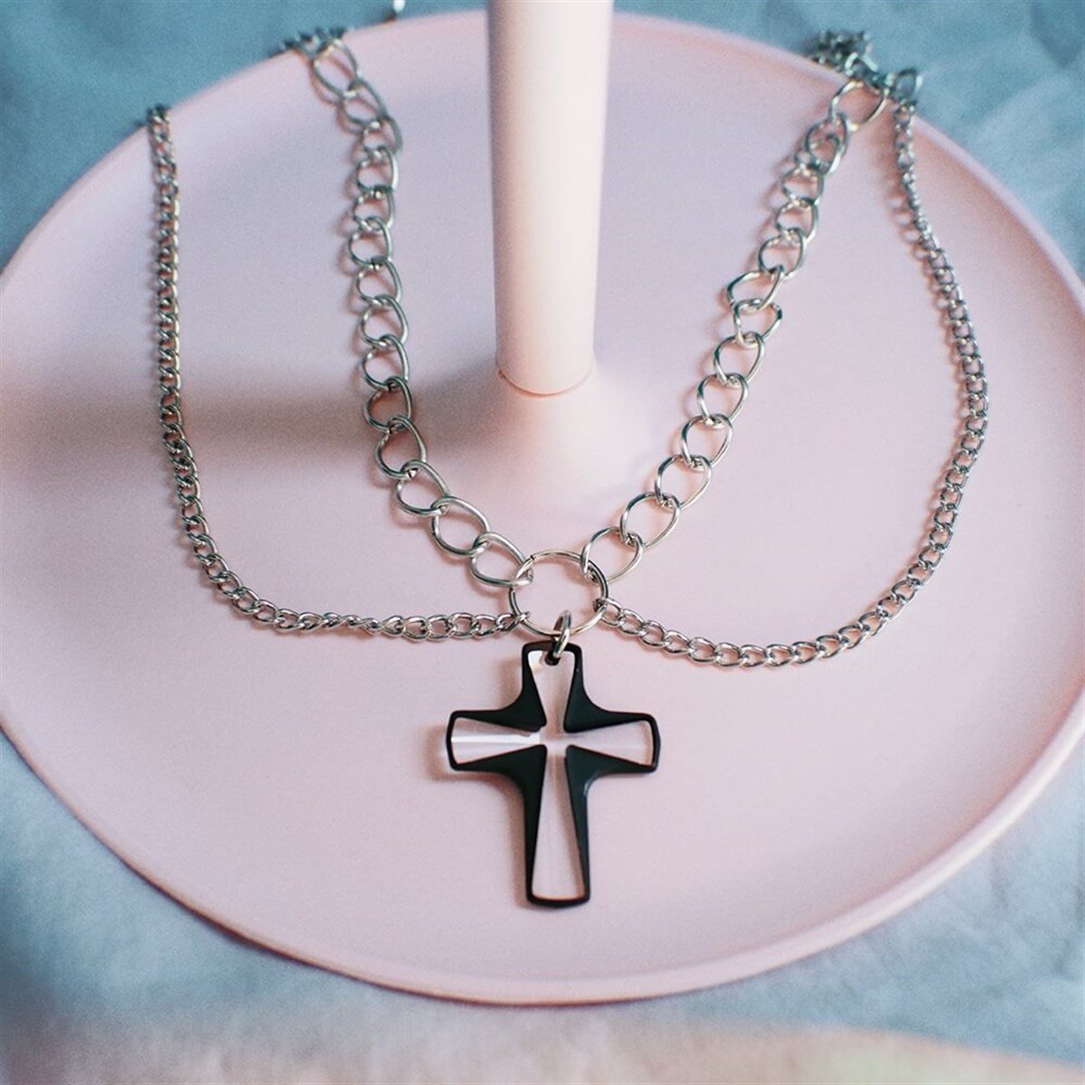 Çift Zincir Swarovski Haç Kolye