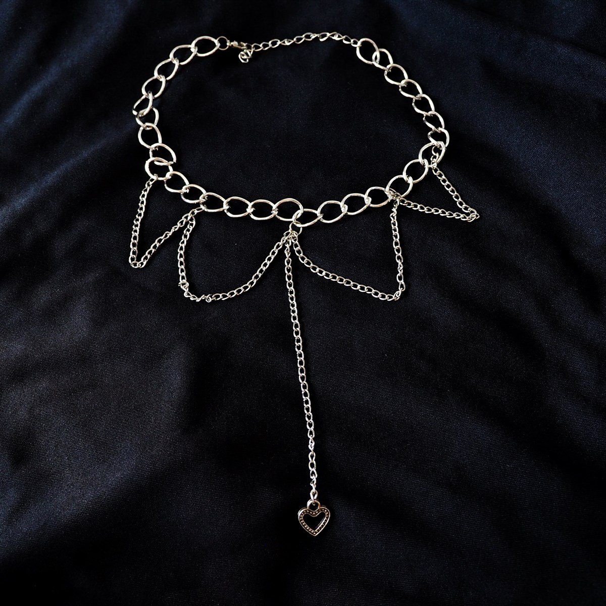 Çift Zincirli Kalp Detay Choker Kolye