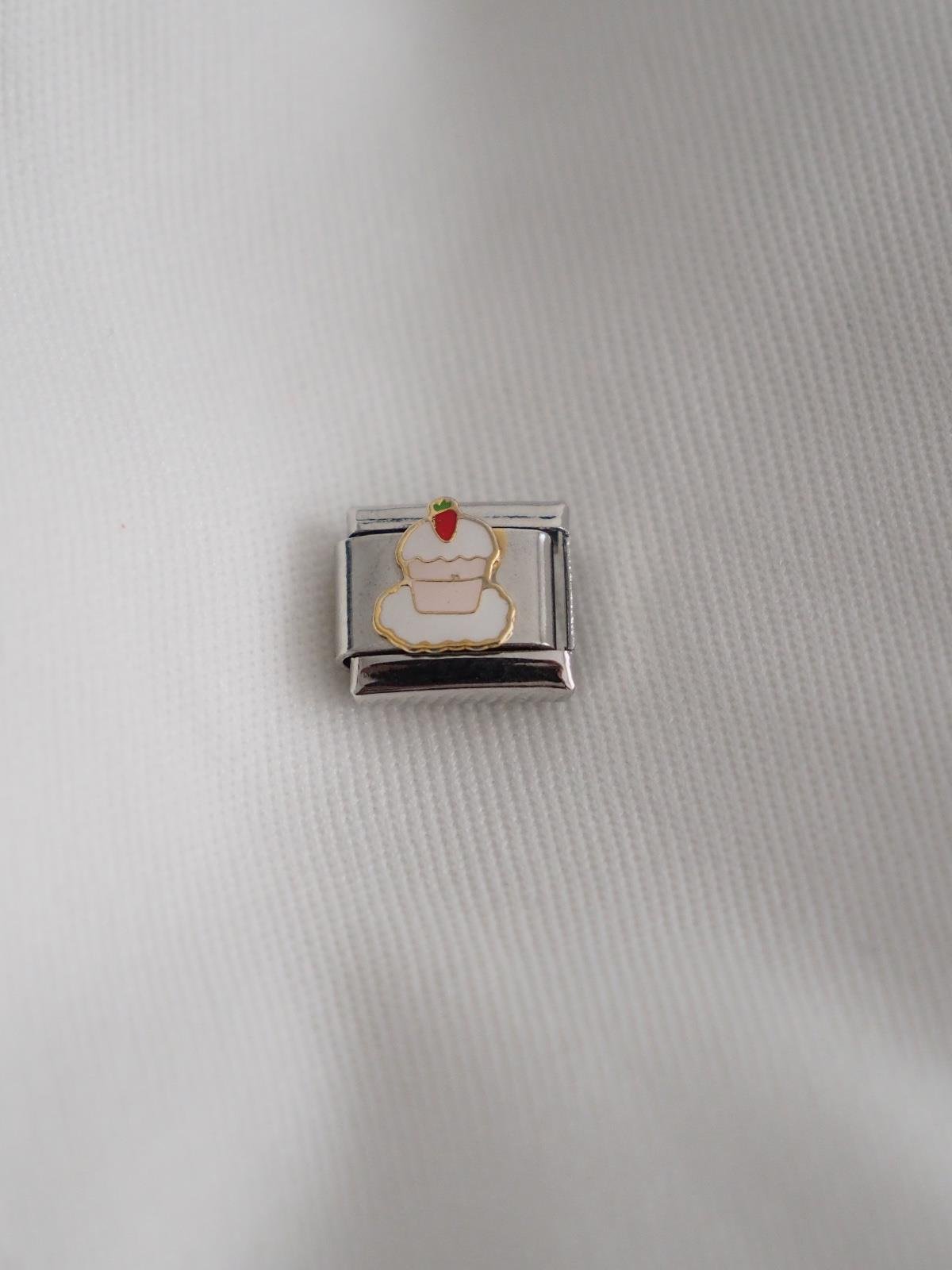 Çilekli Cupcake İtalyan Charm