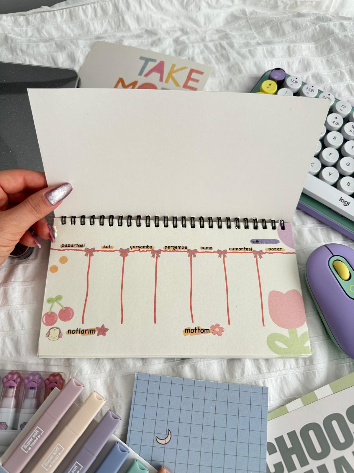 Cute Happy Kawaii Tasarımlı Klavye Önü Haftalık Planlayıcı