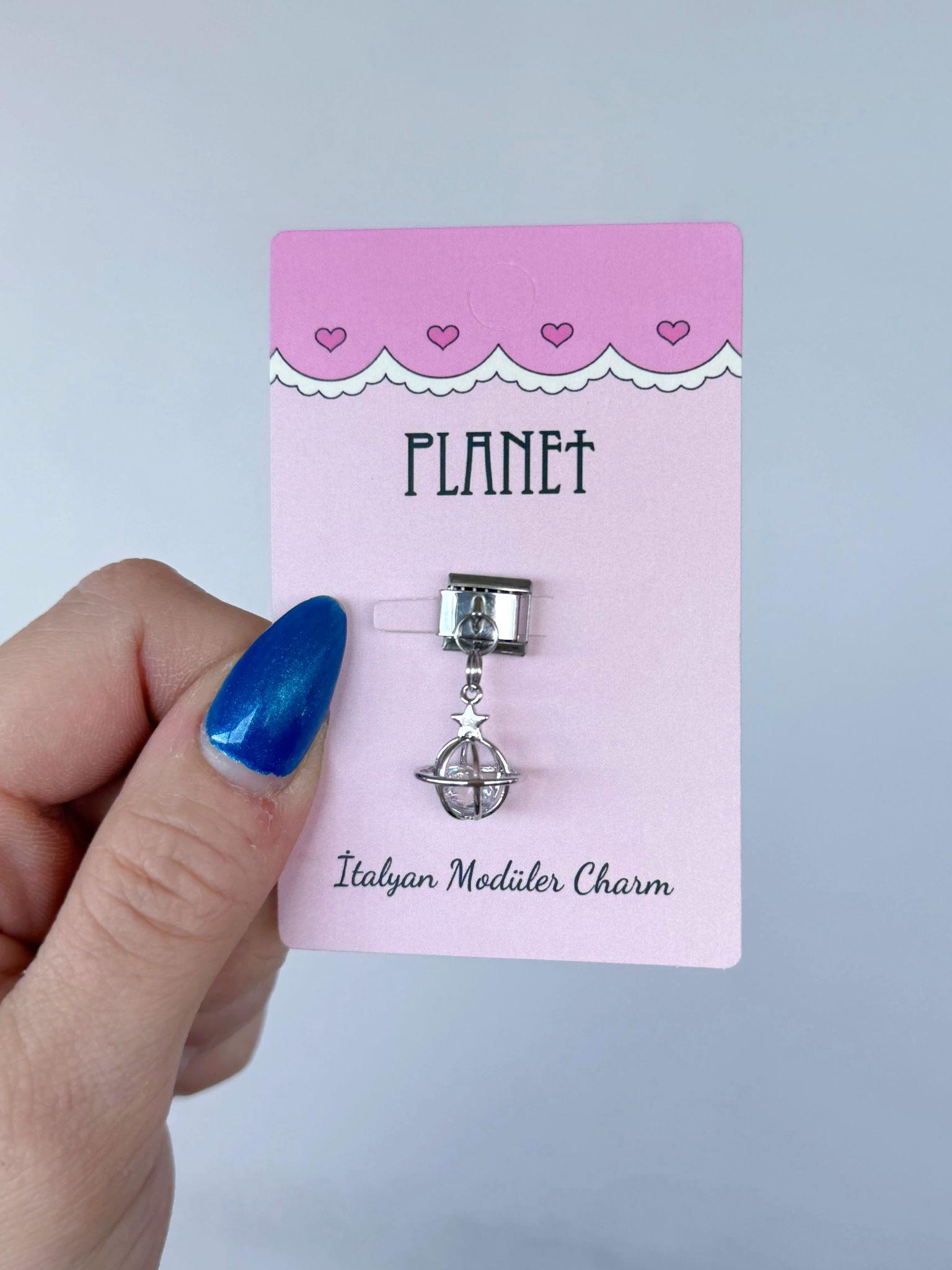 Gezegen Detaylı Sallantılı Kartlı İtalyan Charm