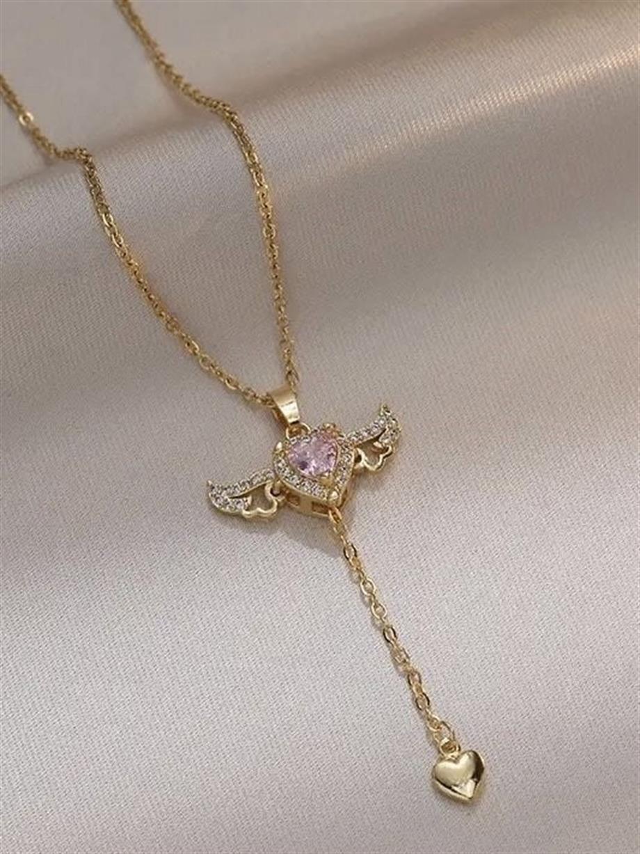 Gold Hareketli Kanatlı Kolye