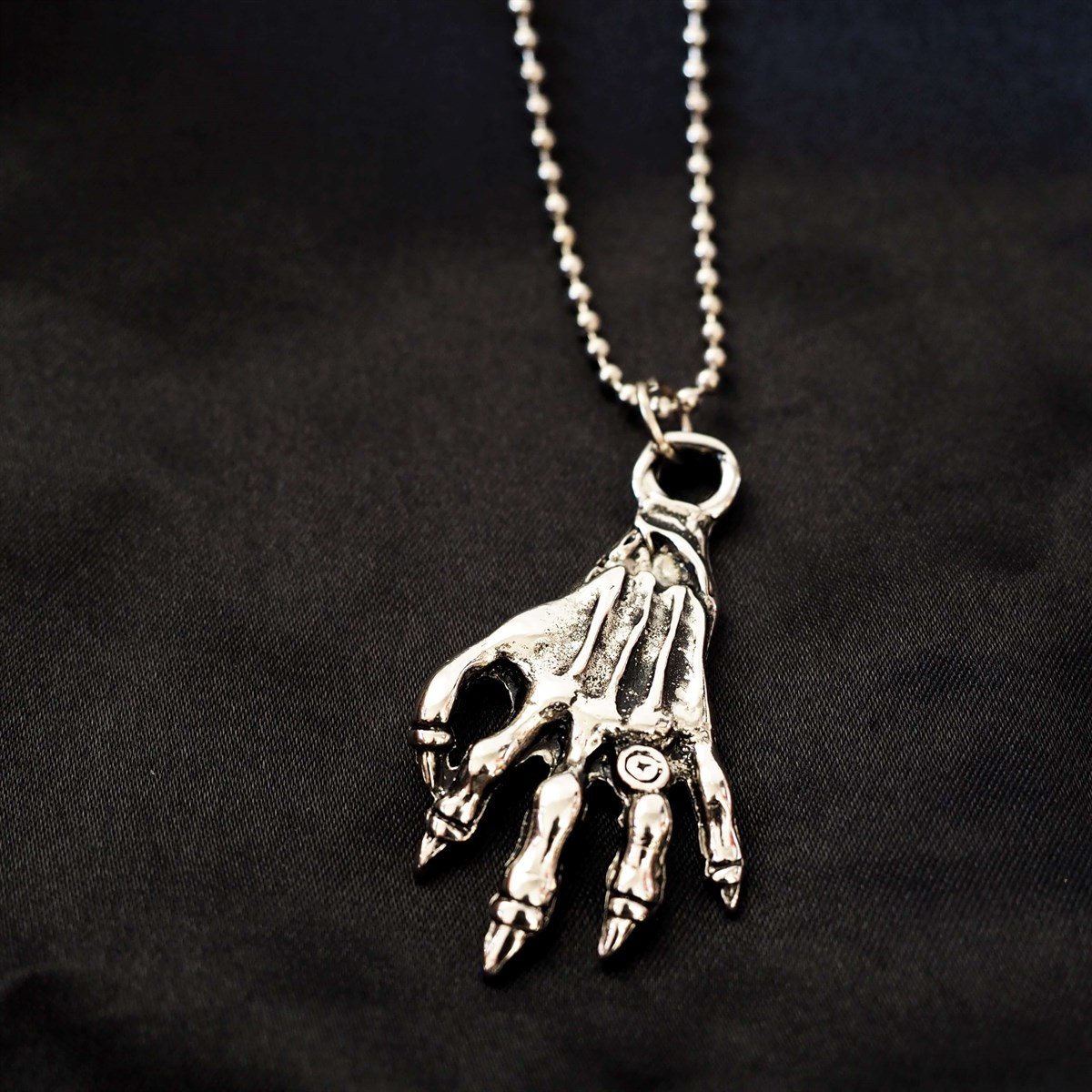 Gothic İskelet El Kolye
