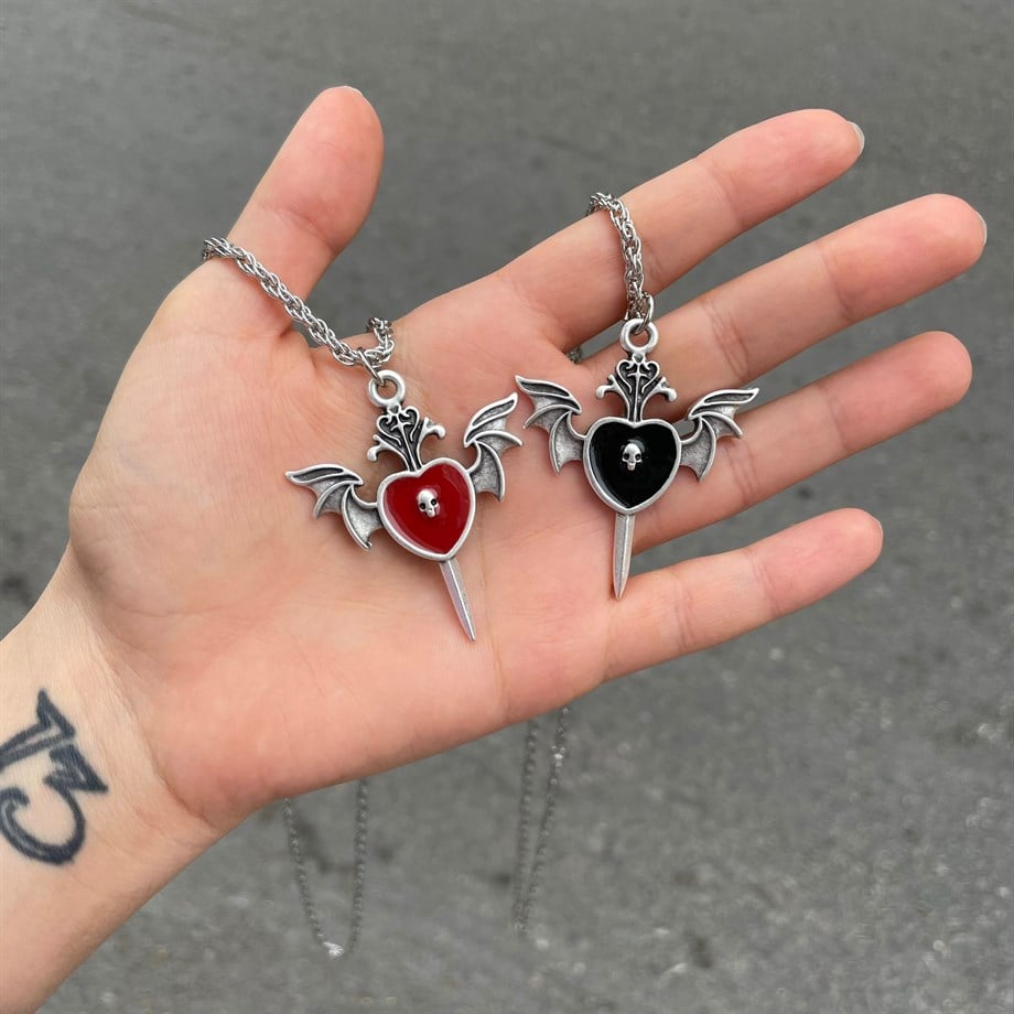 Gothic Skull Heart Kolye