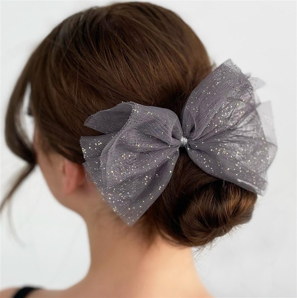 Gri Renk Fiyonk Figürlü Simli Pens Toka