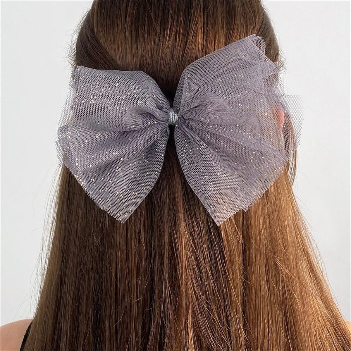 Gri Renk Fiyonk Figürlü Simli Pens Toka