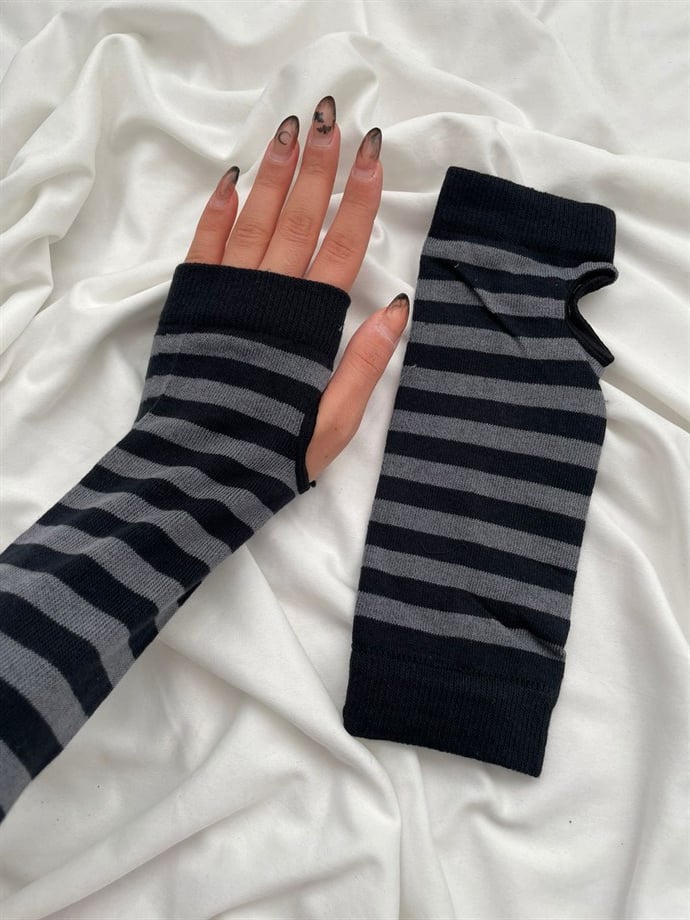 Gri Siyah Çizgili Kolluk