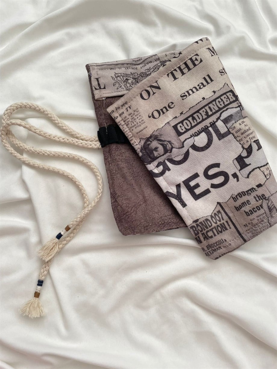 Grunge Newspaper Baskılı Rulo Kalemlik