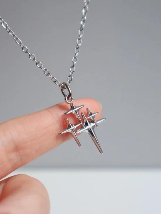 Gümüş Renk Zincirli 4'lü Yıldız Kolye