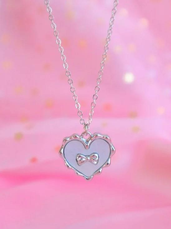 Gümüş Renk Zincirli Mavi Kalp Fiyonk İthal Kolye