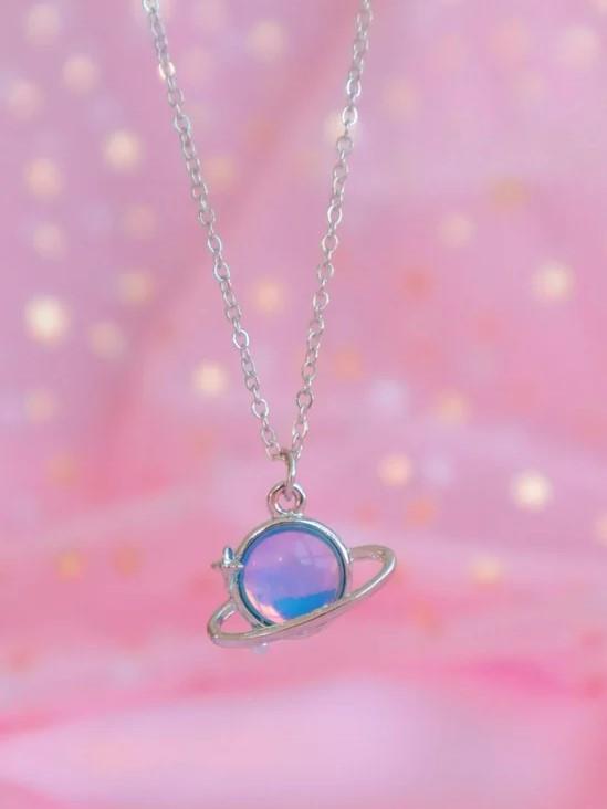 Gümüş Renk Zincirli Pembe Saturn İthal Kolye