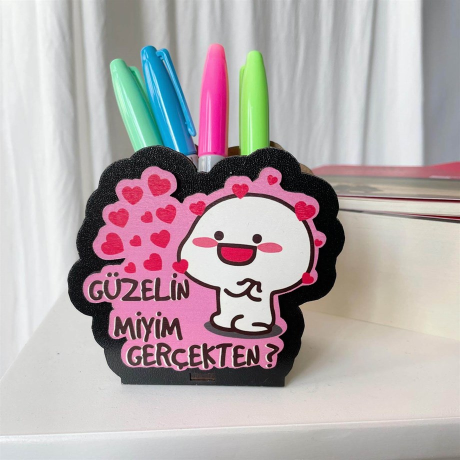 Güzelin Miyim Gerçekten Ahşap Kalemlik