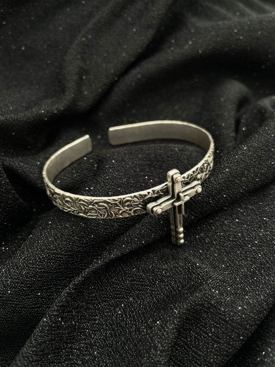 Haç Detaylı Metal Bileklik