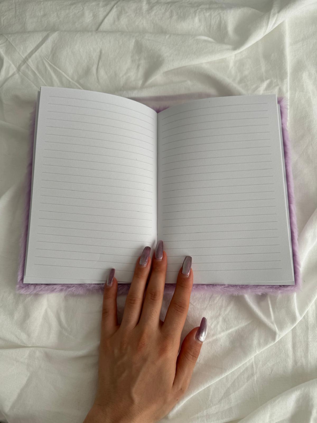 Hello Kitty Mor Peluş Çizgili Defter