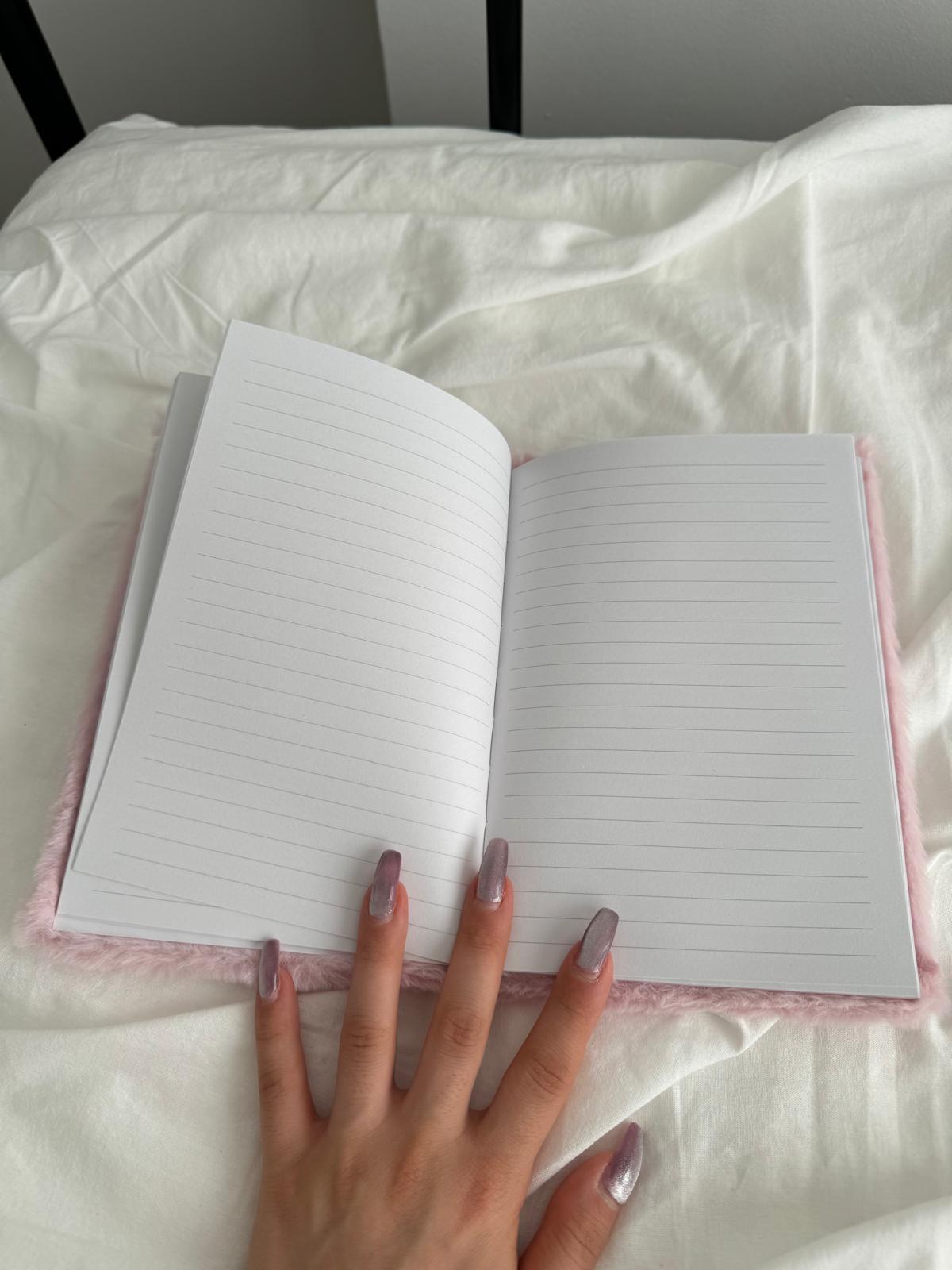 Hello Kitty Pembe Peluş Çizgili Defter