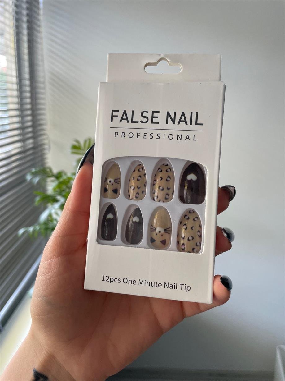 Kedi ve Kalp Desenli 12li Takma Tırnak Seti