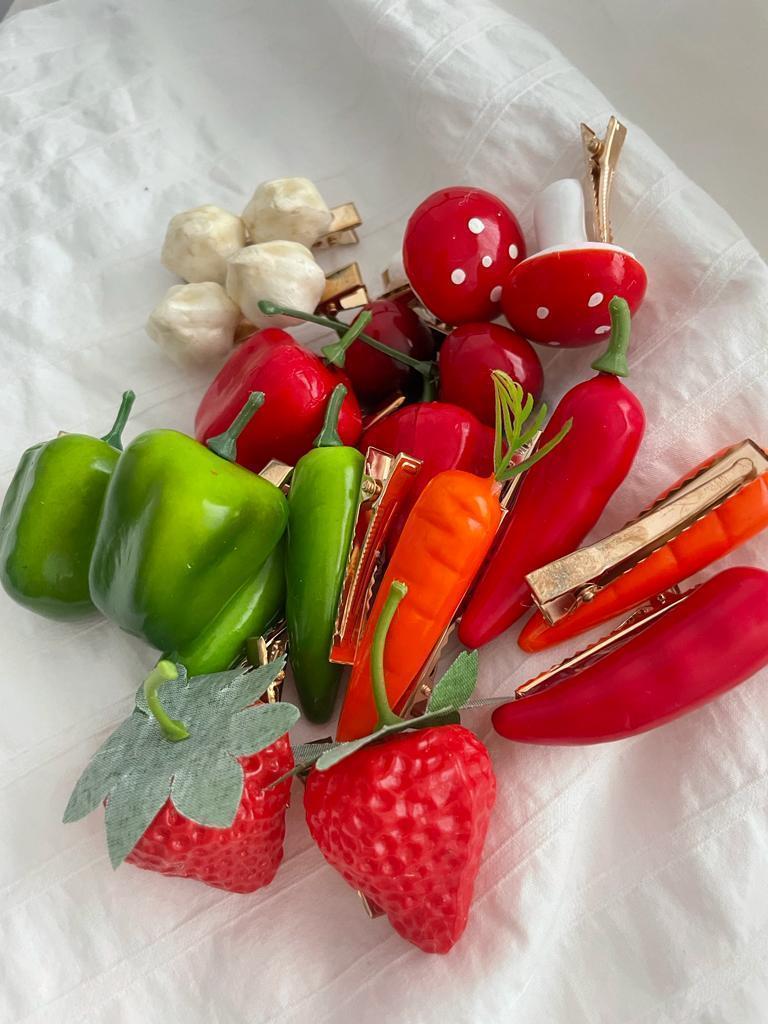 Kırmızı Dolmalık Biber Realistik Pens Toka