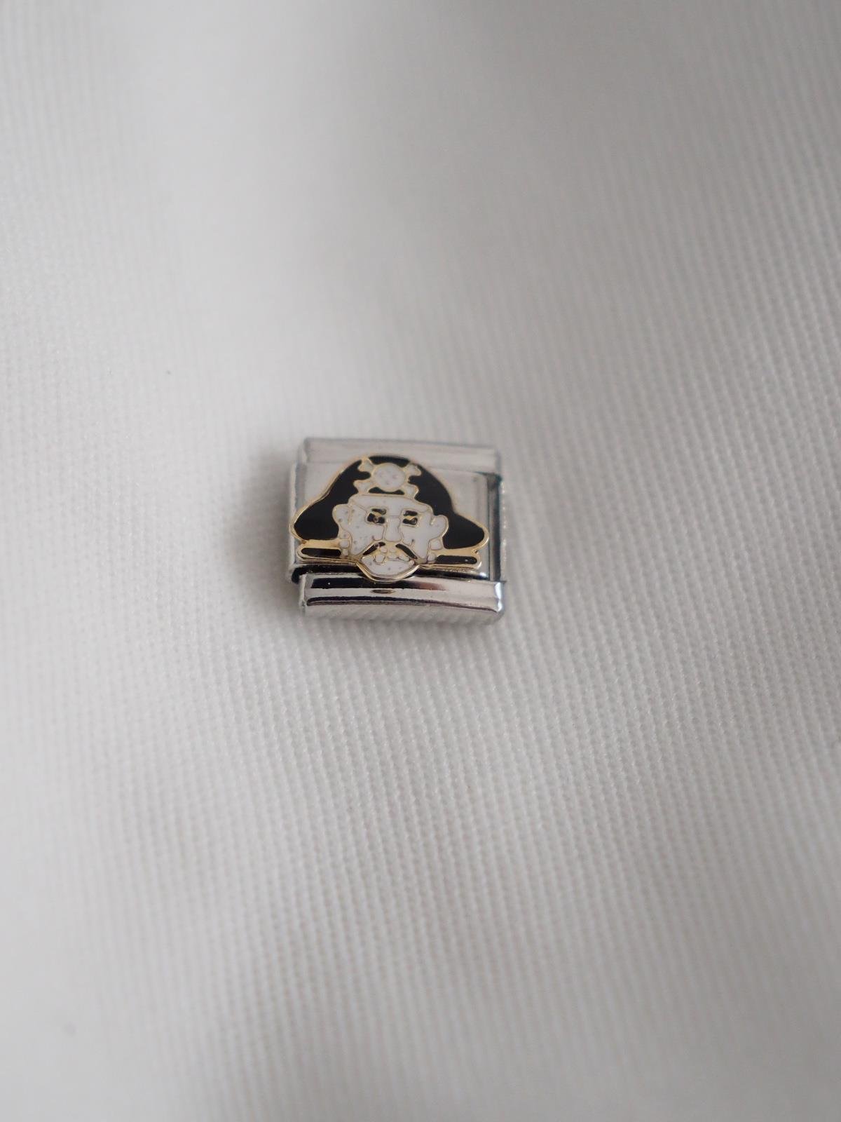 Korsan İtalyan Charm