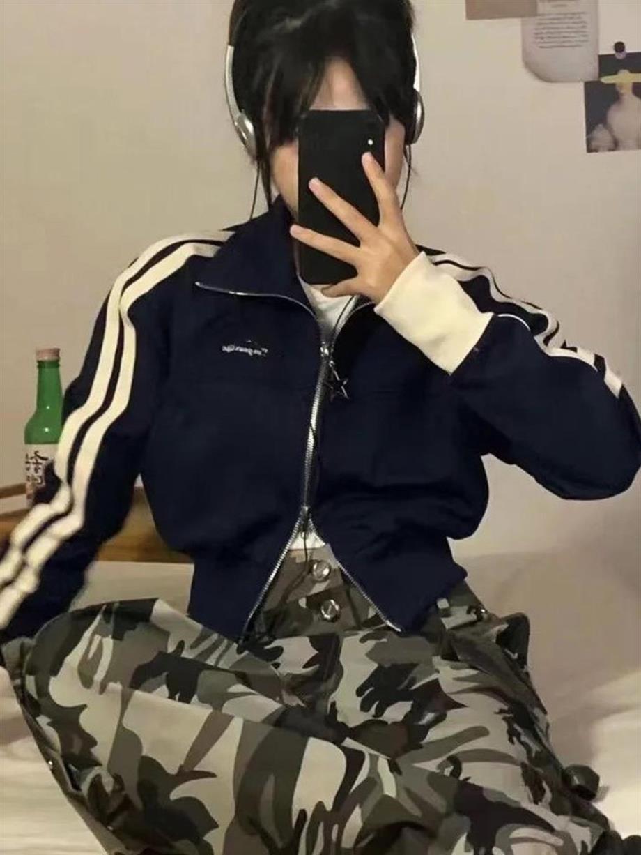 Lacivert Message Beyaz Şeritli Yıldız Fermuarlı Crop Hırka