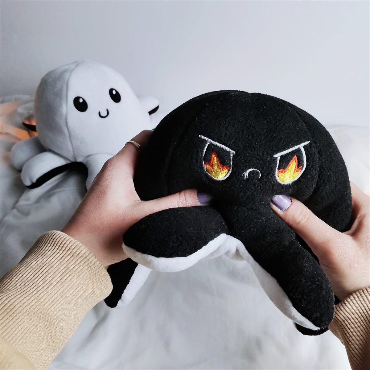 Mood Değiştiren Peluş Ahtapot - Kızgın Siyah Beyaz 