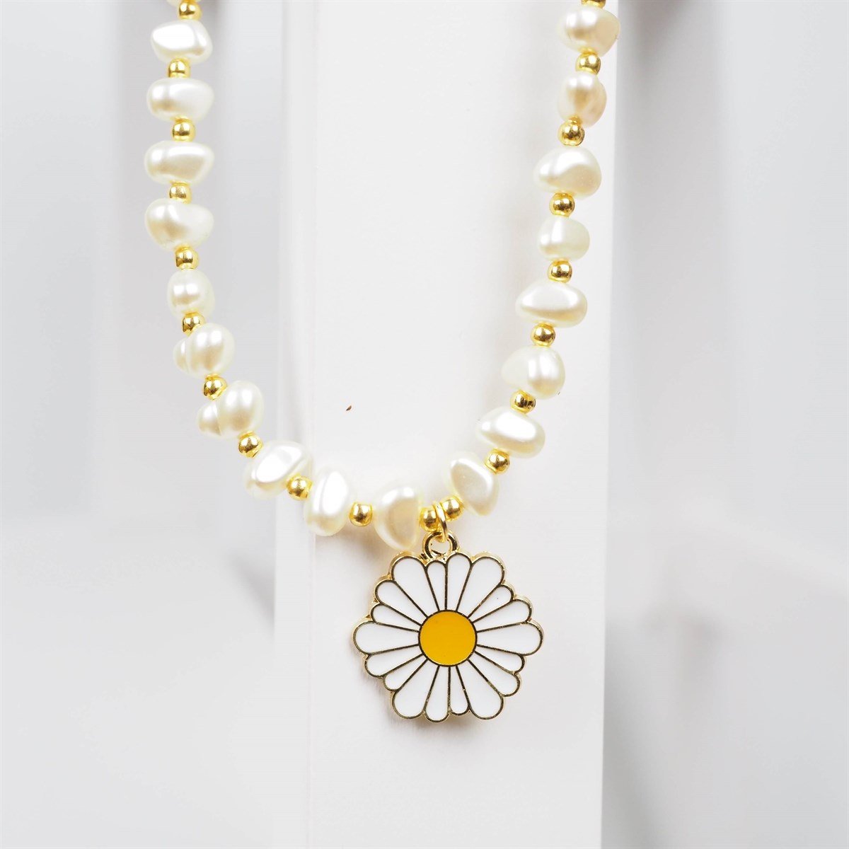 Papatya Mineli İnci Kolye Gold Detay