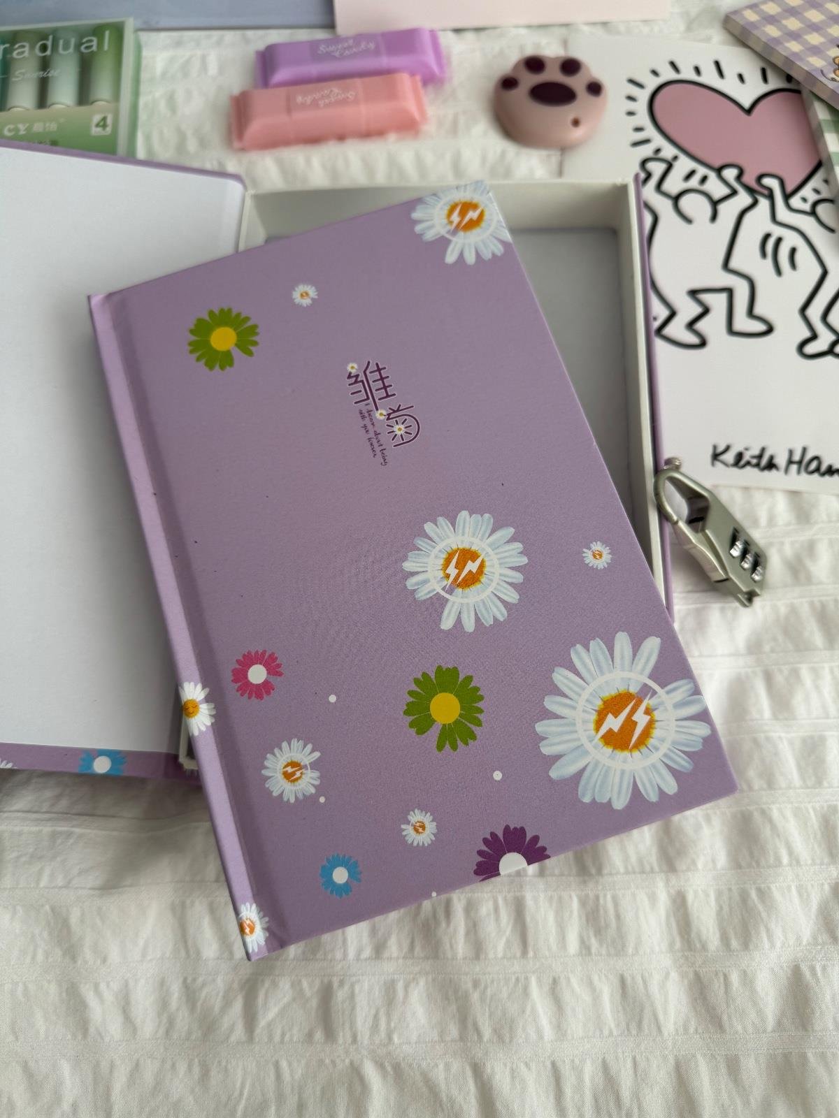 Papatya Tasarımlı Kilitli Günlük Defter Mor