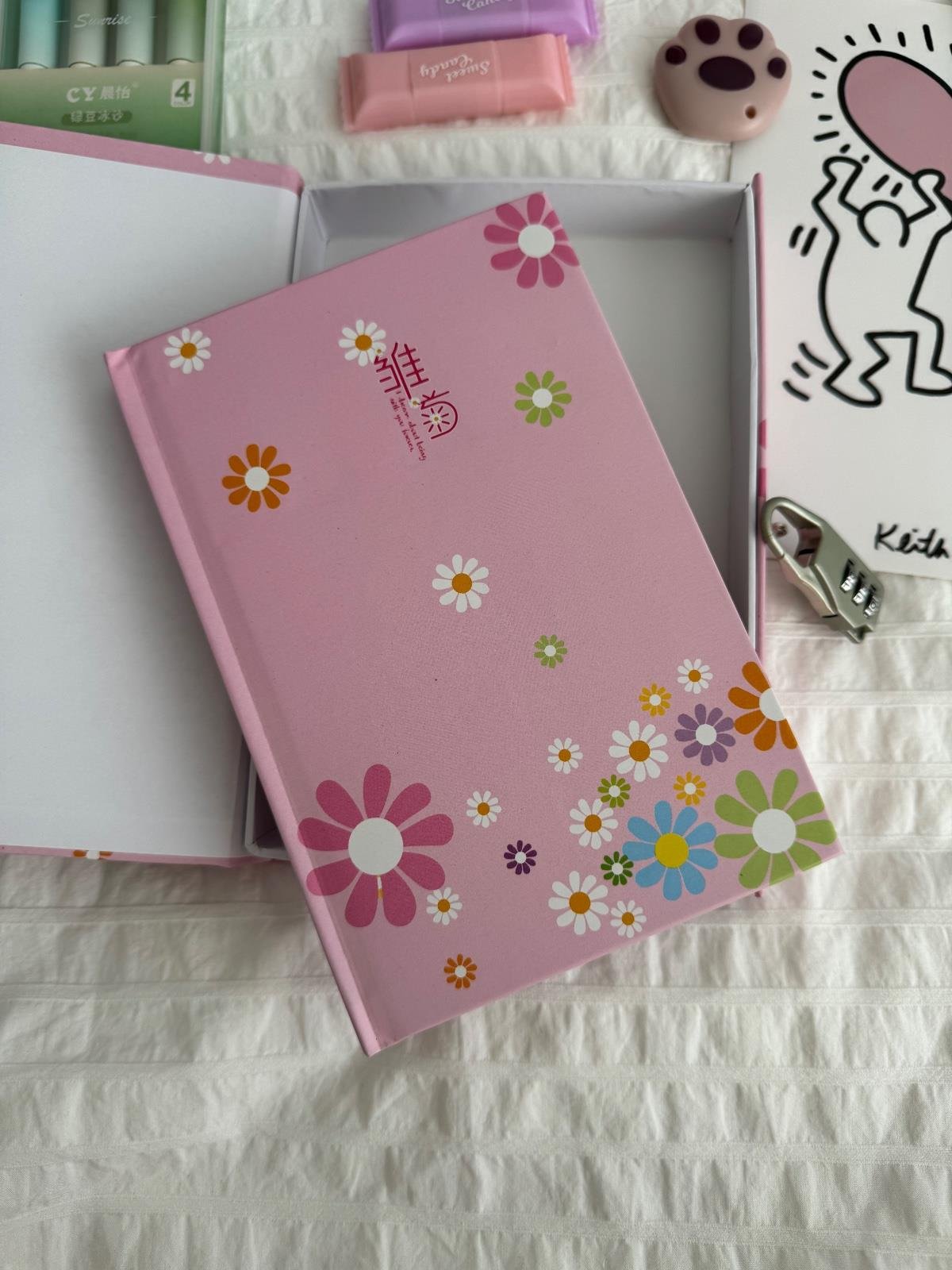 Papatya Tasarımlı Kilitli Günlük Defter Pembe