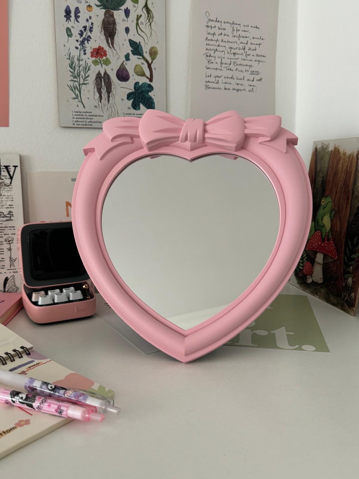 Pembe Kalp Fiyonk Makyaj Aynası