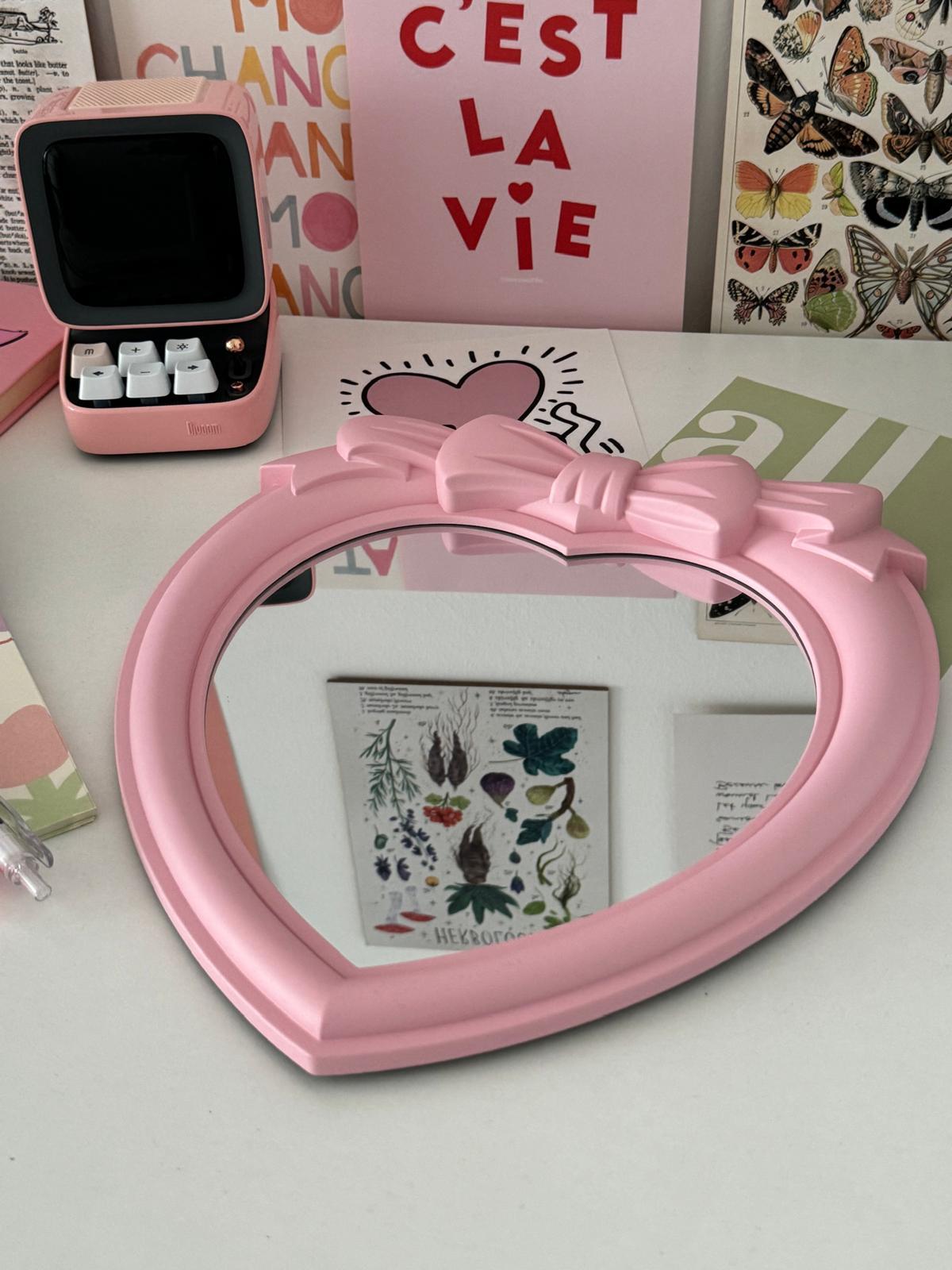 Pembe Kalp Fiyonk Makyaj Aynası