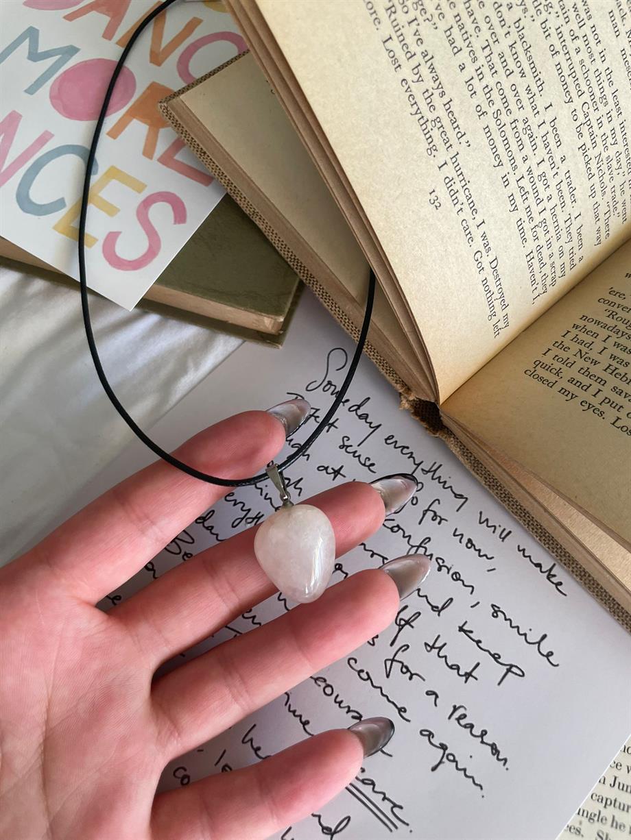 Pembe Kuvars Tamburlu Doğal Taş Kolye