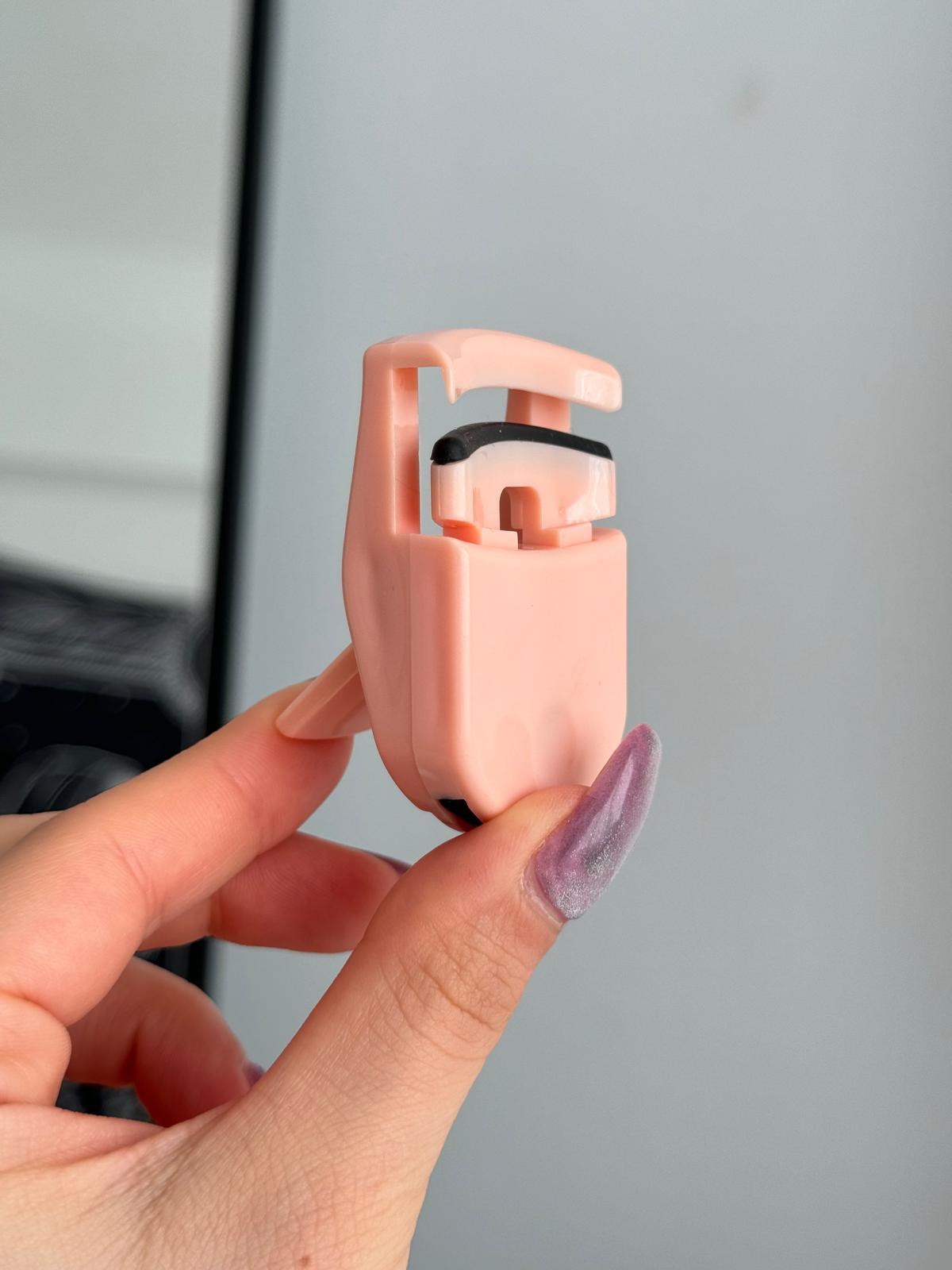 Pembe Silikon Kirpik Kıvırma Aparatı