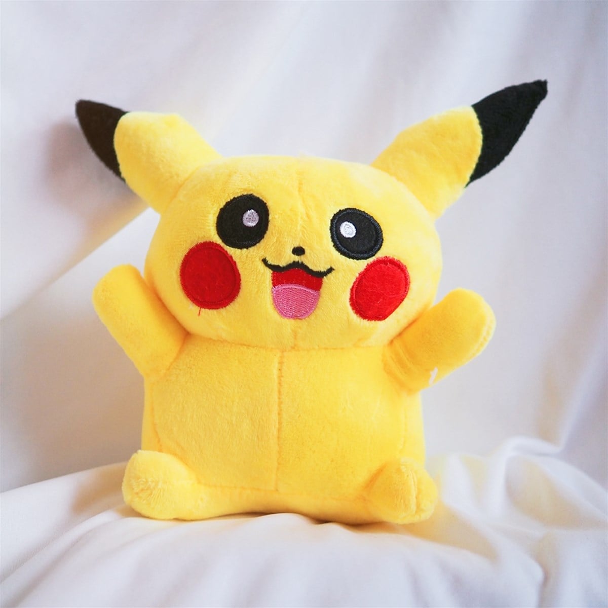 Pikachu Peluş Oyuncak