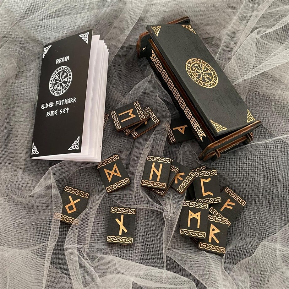 Regin Elder Futhark Ahşap Rune Seti 